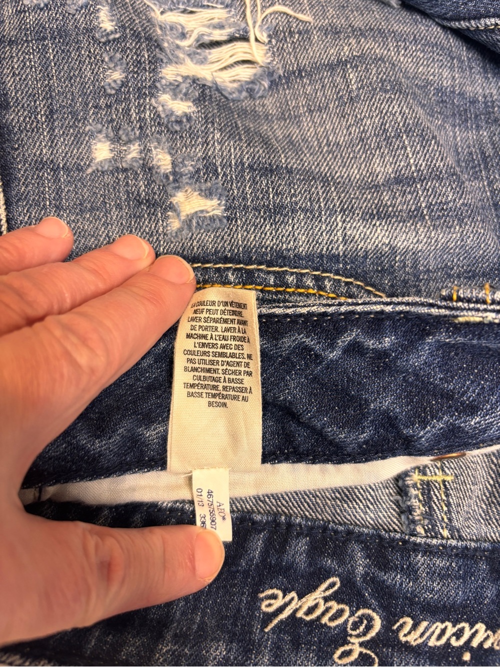 American Eagle Distressed Denim Cutoff Shorts Size 6 Medium Wash Festival Y2K - Picture 8 of 8